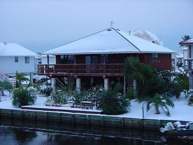 Andie & Richard McIntyre took this photo of George Ayalla's home.